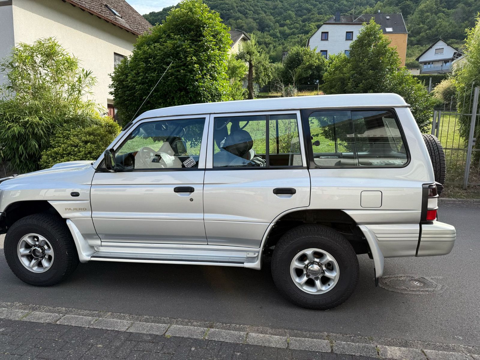 Fahrzeugabbildung Mitsubishi Pajero TD Classic 2500 /GEPFLEGT/ NUR 133 TKM