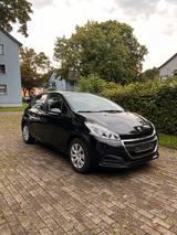 Peugeot 208 Facelift (2016)  gepflegt & z... - gebrauchte Peugeot 208 mit Facelift
