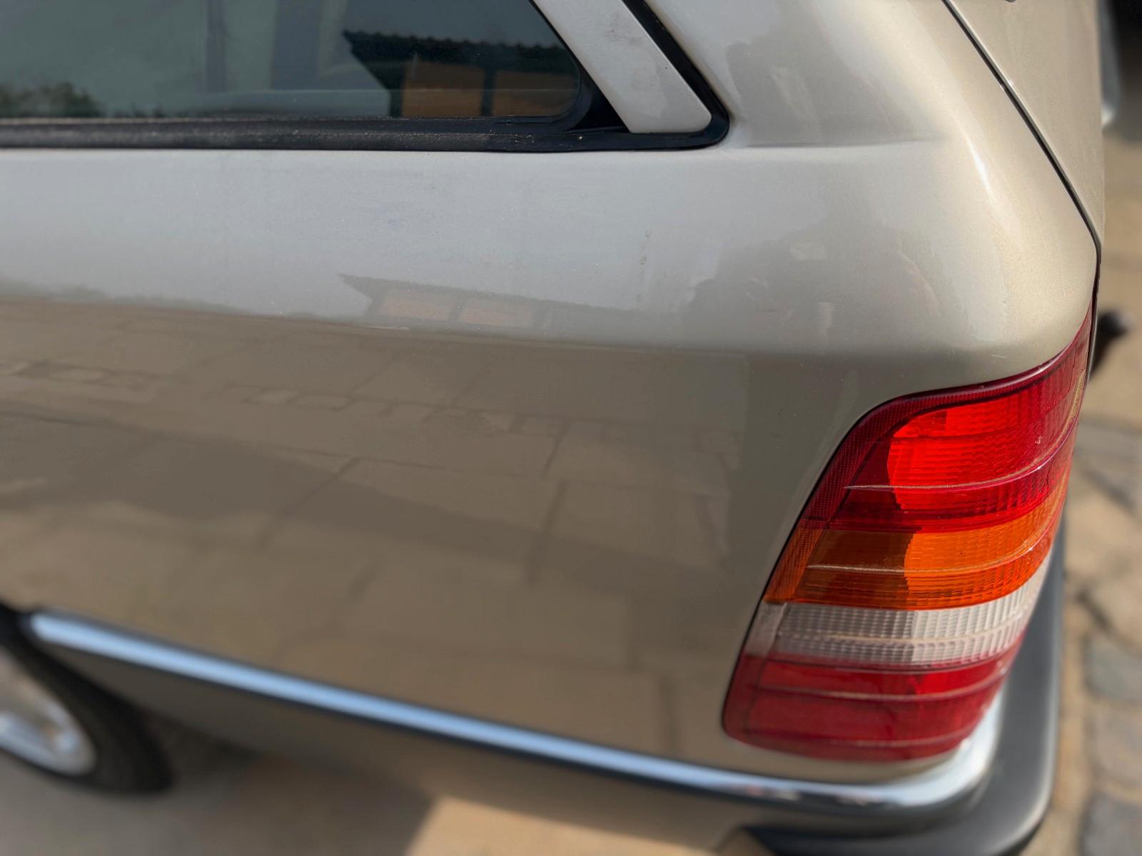 MERCEDES-BENZ 300 TD W124 109 CH BVA - 2ème MAIN - TOIT OUVRANT - 88000 km