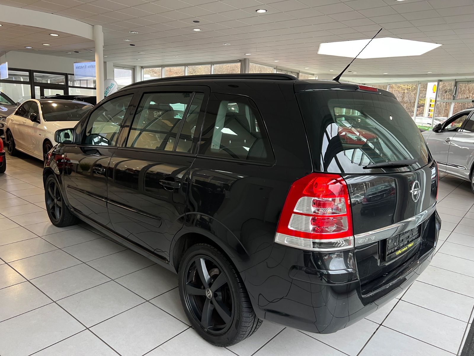 Fahrzeugabbildung Opel Zafira B Family 1.8 * 1.HAND* 7.Sitzer *