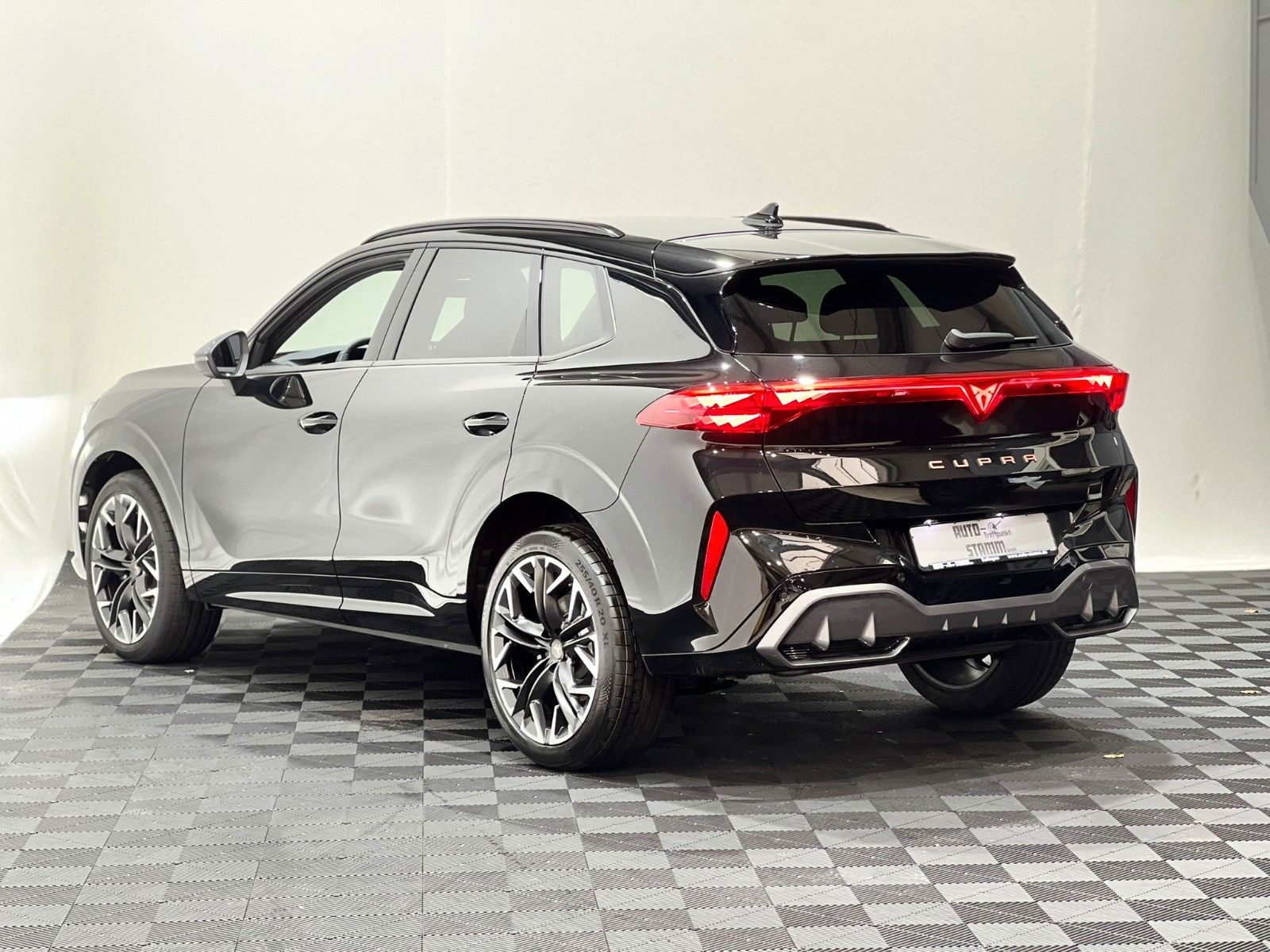 Fahrzeugabbildung CUPRA Terramar VZ 2.0 TSI 4Drive - Matrix - Sennheiser