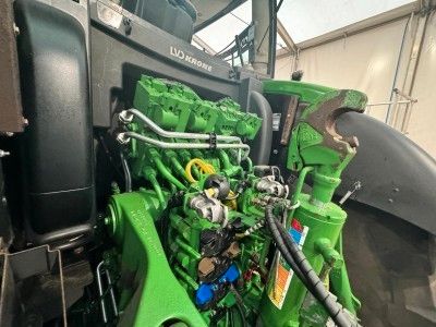 Fahrzeugabbildung John Deere 6215 Schlepper