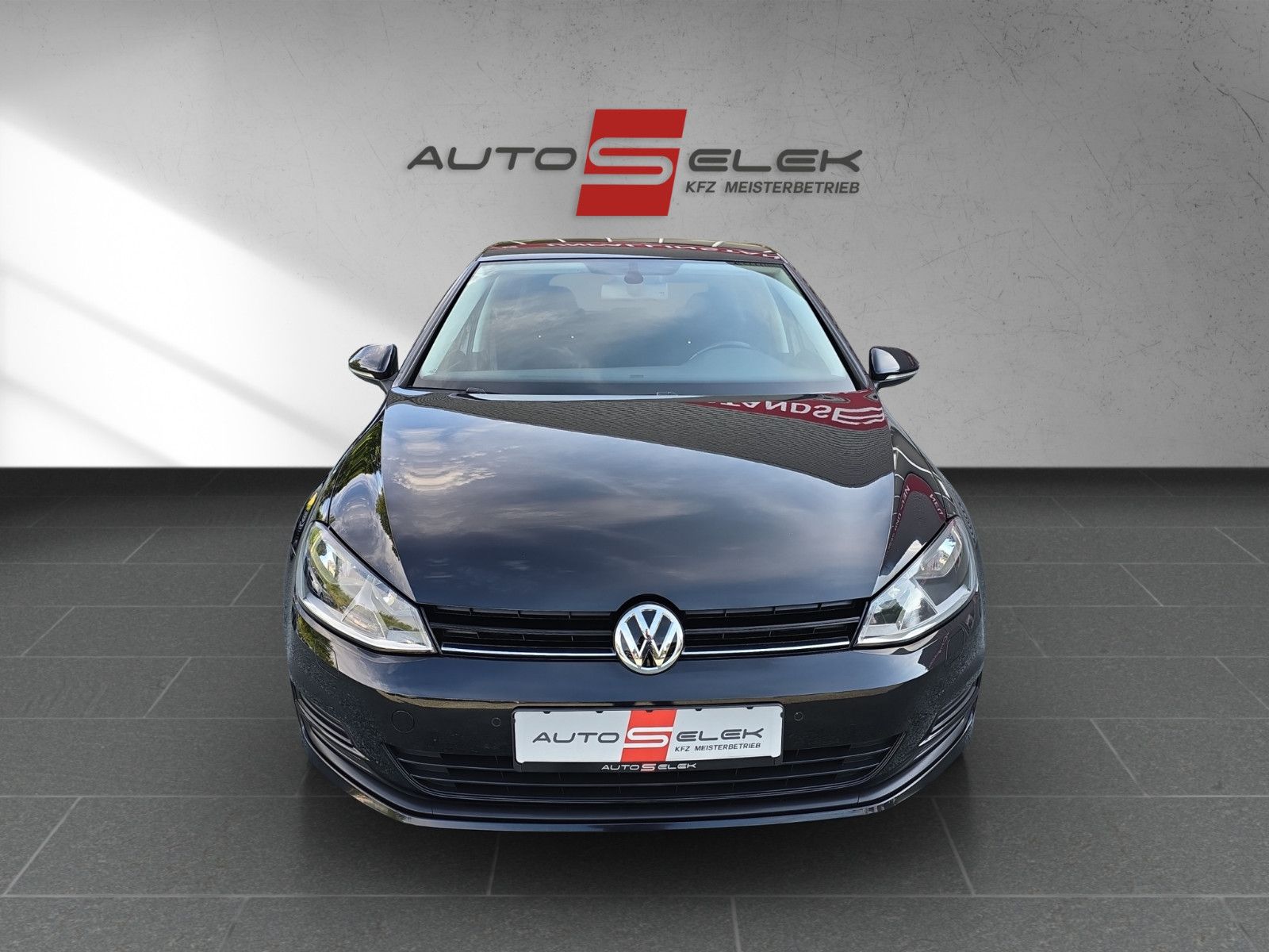Fahrzeugabbildung Volkswagen Golf VII Trendline BMT/AHK/PDC/KLiMA/SZH