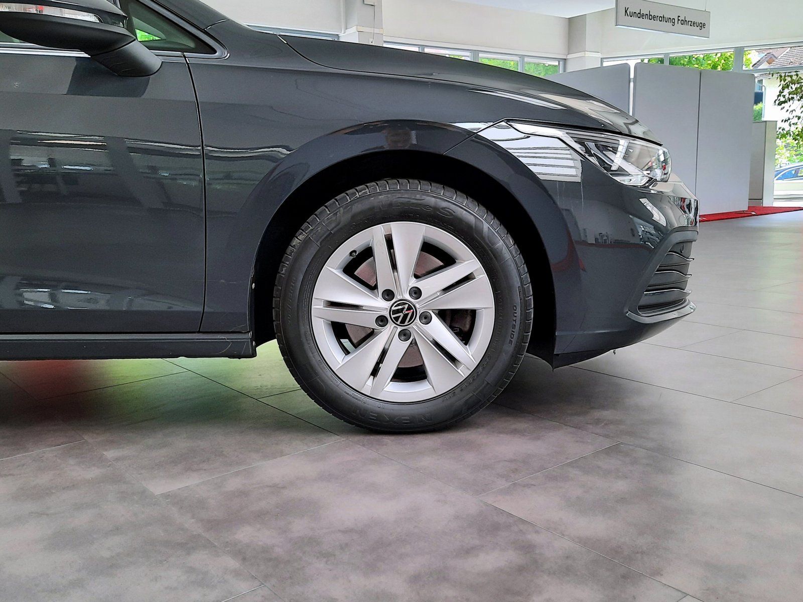 Fahrzeugabbildung Volkswagen Golf Variant Life TDI *Navi*LED*PDC*Sitzhzg*ACC*