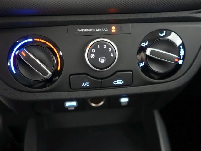 i10 FACELIFT TREND+NAVI+RÜCKFAHRKAMERA+SITZ-/LEN