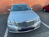 Mercedes-Benz Mercedes E220 Rechtslenker - Rechtslenker mit Diesel-Antrieb