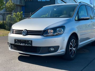 Volkswagen Touran - 11