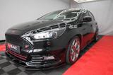 Ford Focus Lim. ST Xenon Navi Recaro 2-Hand - Ford Focus: ST X