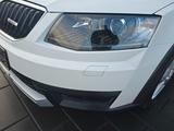 Skoda Octavia Scout 4x4*AHK*EU6*Klimaauto*Xenon*2xSHZ* - Skoda Octavia: Eu