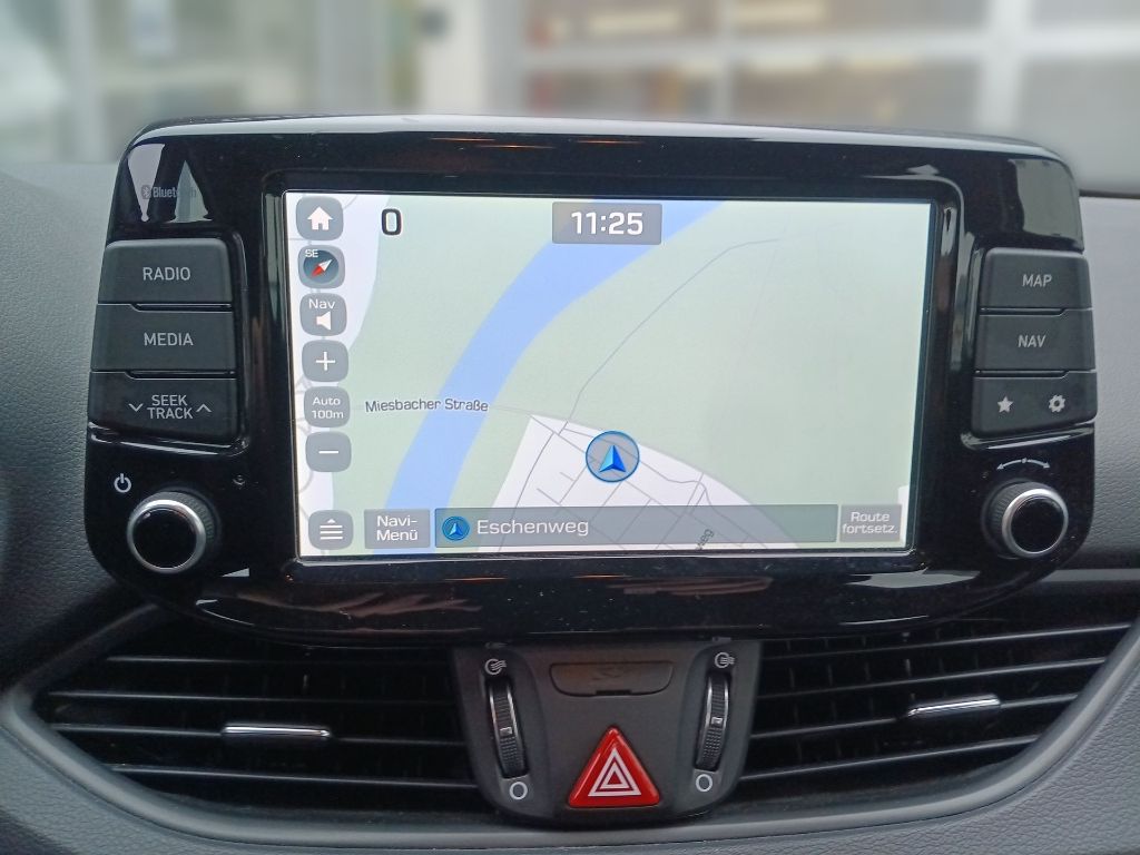 Fahrzeugabbildung Hyundai i30 1.4 M/T100 PS Navi RFK PDC Sitzheizung