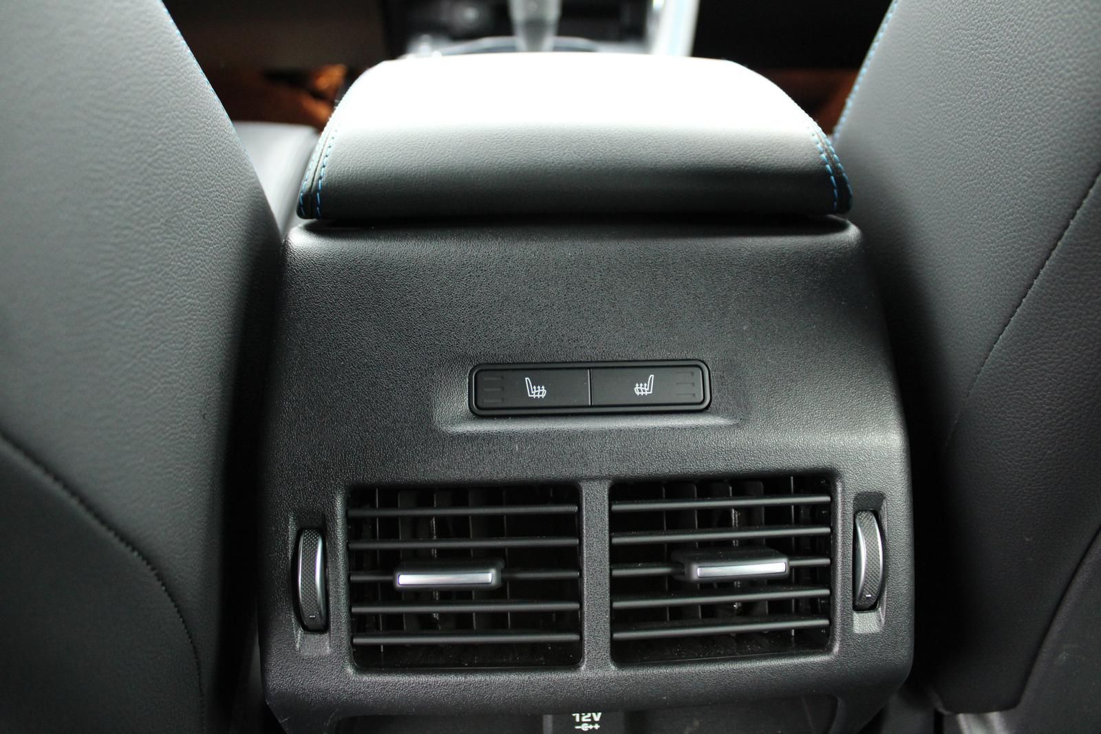 Fahrzeugabbildung Jaguar E-Pace P200 R-Dynamic SE AWD