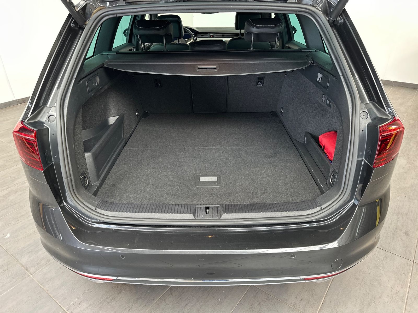Fahrzeugabbildung Volkswagen Passat Variant 1.4 TSI DSG GTE R-Line NAV+LED