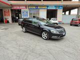 Volkswagen Passat 1.6 TDI DSG OK NEOP POCHI ESEM - Volkswagen Passat mit Diesel-Antrieb: V6