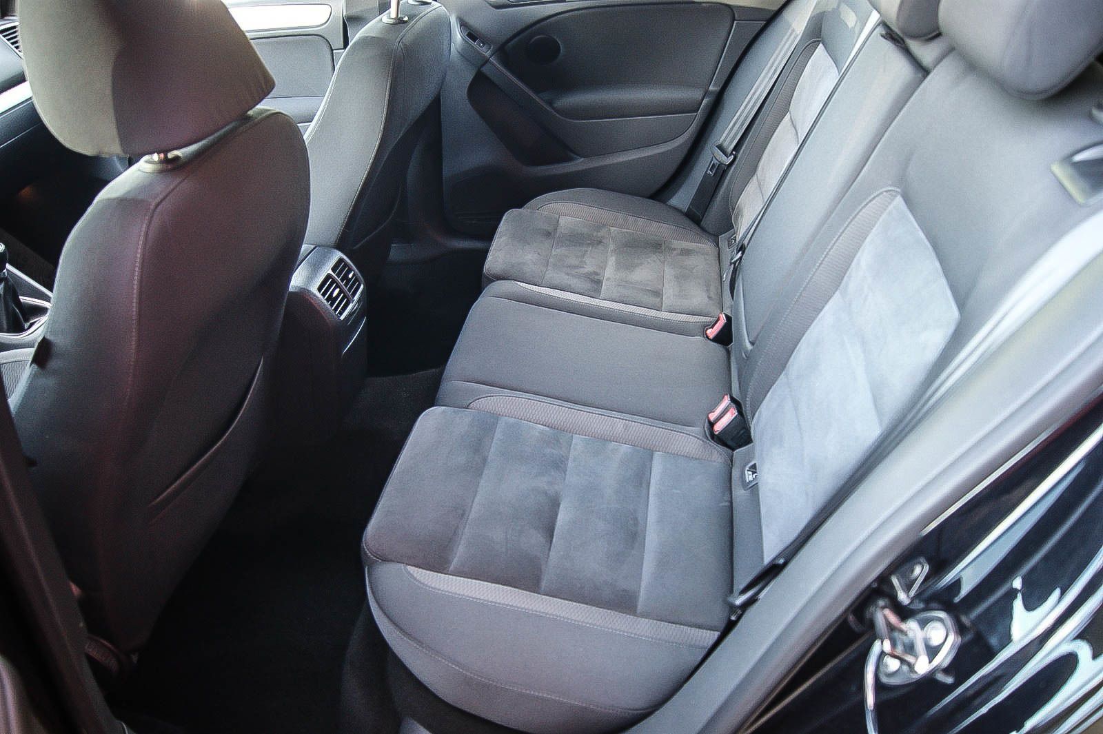 Fahrzeugabbildung Volkswagen Golf VI 14TSI Highline STANDHEIZUNG PARKLENKASS.