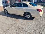 Mercedes-Benz d Aut. Navi Kamera LED Xenon 2 HAND Neuer Motor - Mercedes-Benz E-Klasse: Taxi