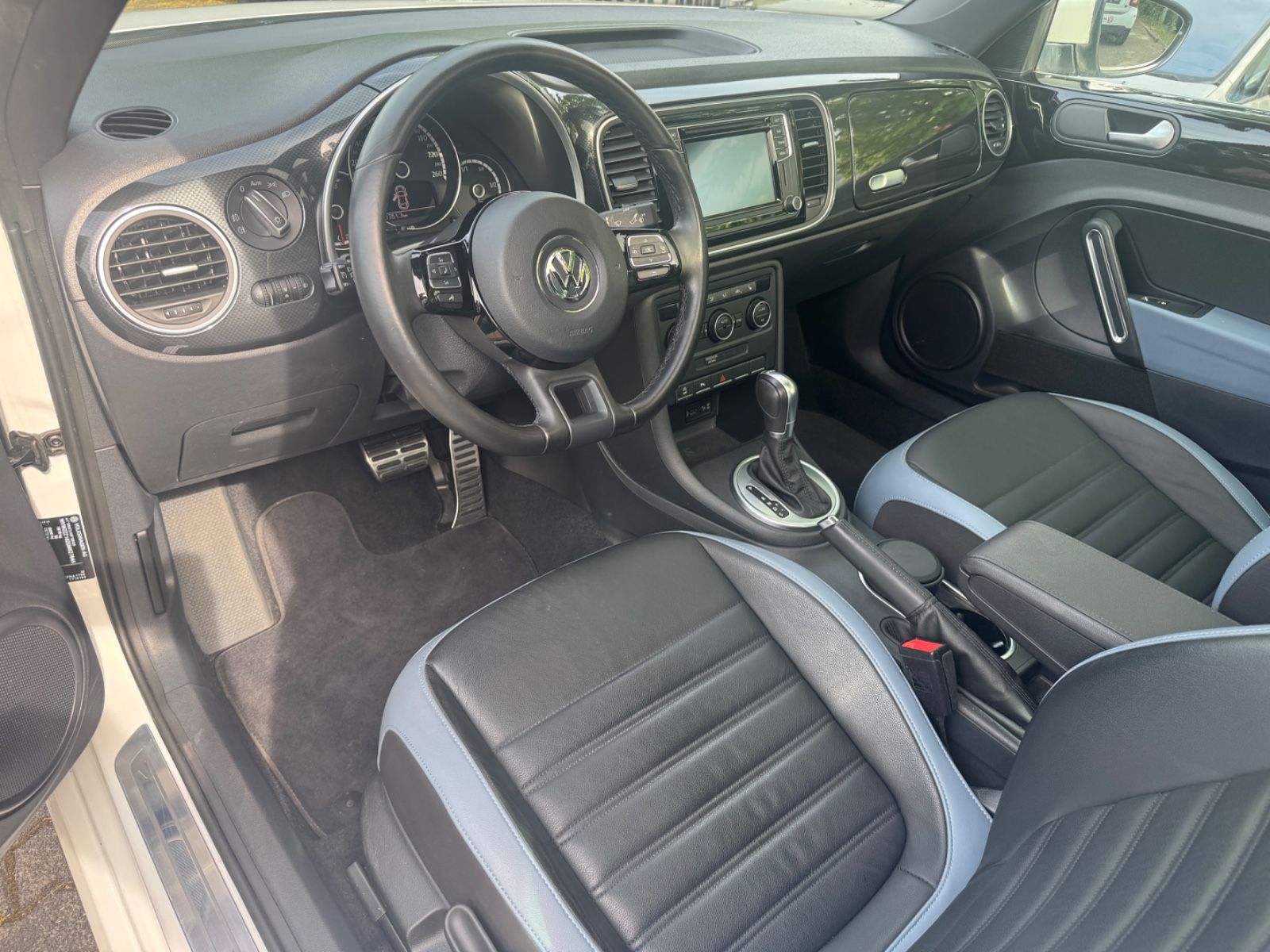 Fahrzeugabbildung Volkswagen Beetle Lim. R Line Navi+Panorama+Leder+LED