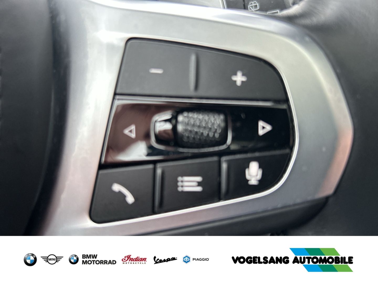 Fahrzeugabbildung BMW X3 xDrive 20iA M Sport Navi groß Panorama HiFi 2