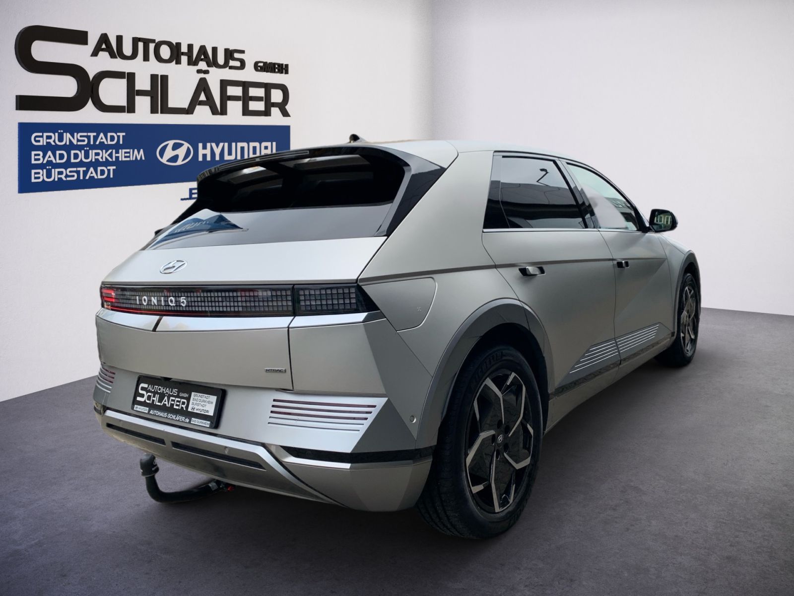 Fahrzeugabbildung Hyundai IONIQ 5 Uniq 72,6 kWh AHK 4WD Relax Solar