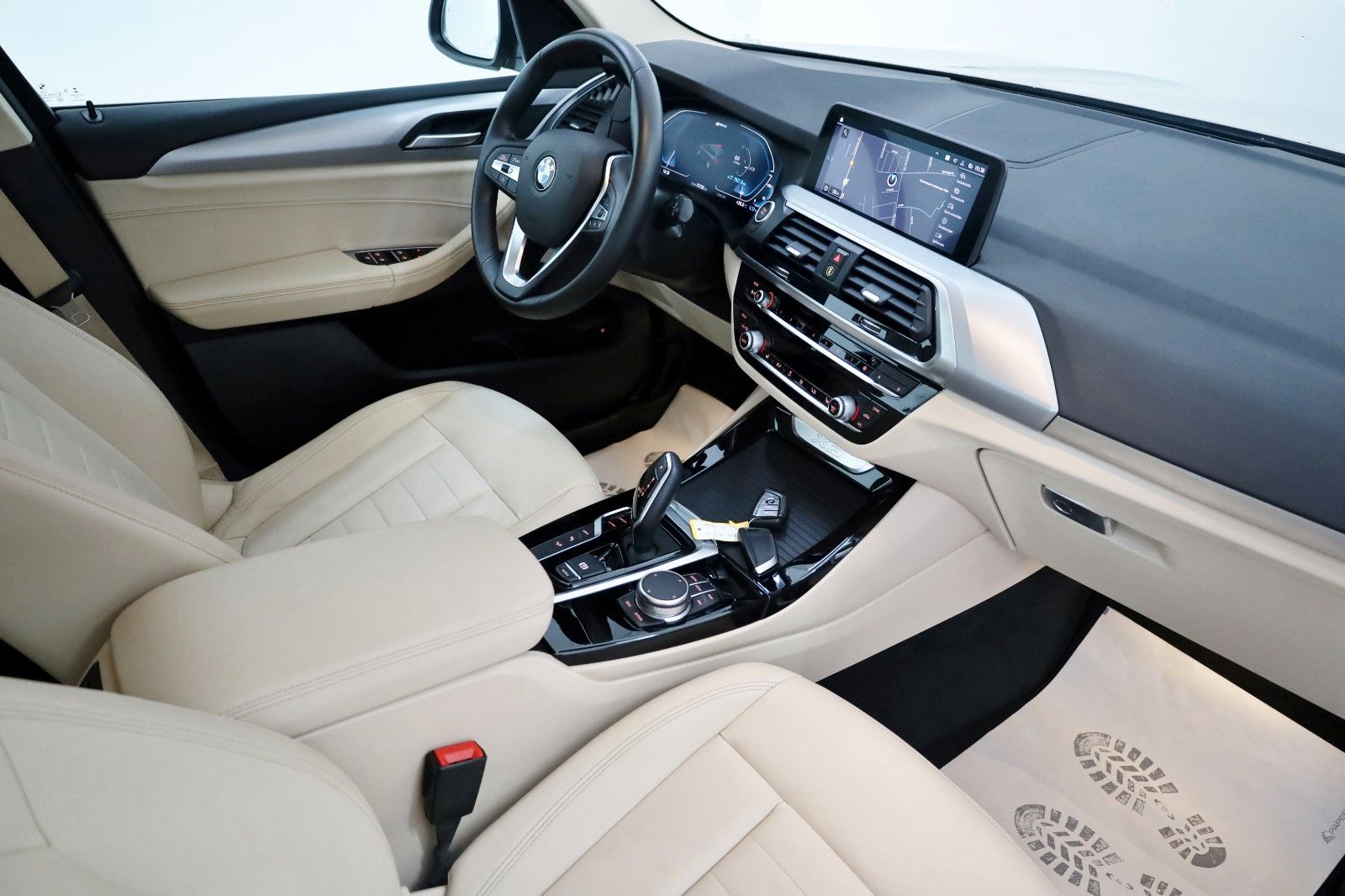 Fahrzeugabbildung BMW X3 xDrive 30e Advantage,Leder,Navi,LED,Kamera,SH
