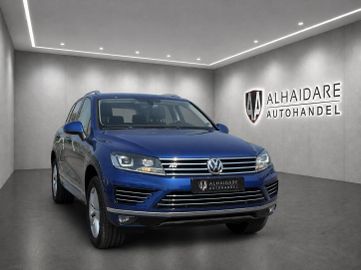 Volkswagen Touareg - 1