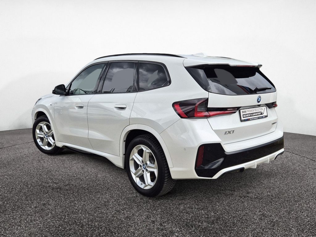 BMW iX1 xDrive30 M-Sport AHK PANO HUD 360°KAM HK foto 5