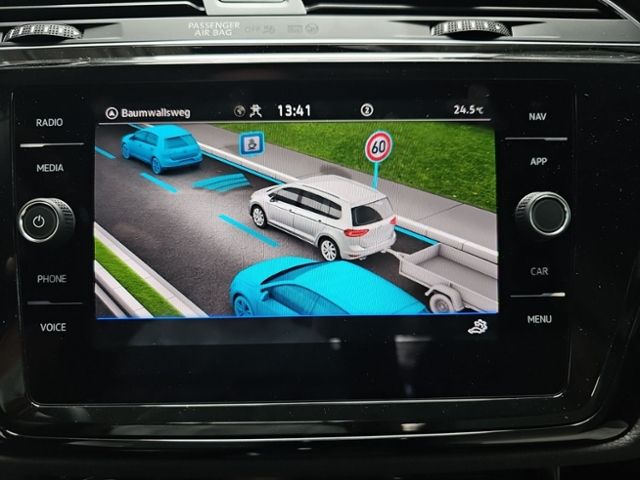 Fahrzeugabbildung Volkswagen Touran 2.0 TDI DSG Highline AHK NAVI ACC RFK GJR