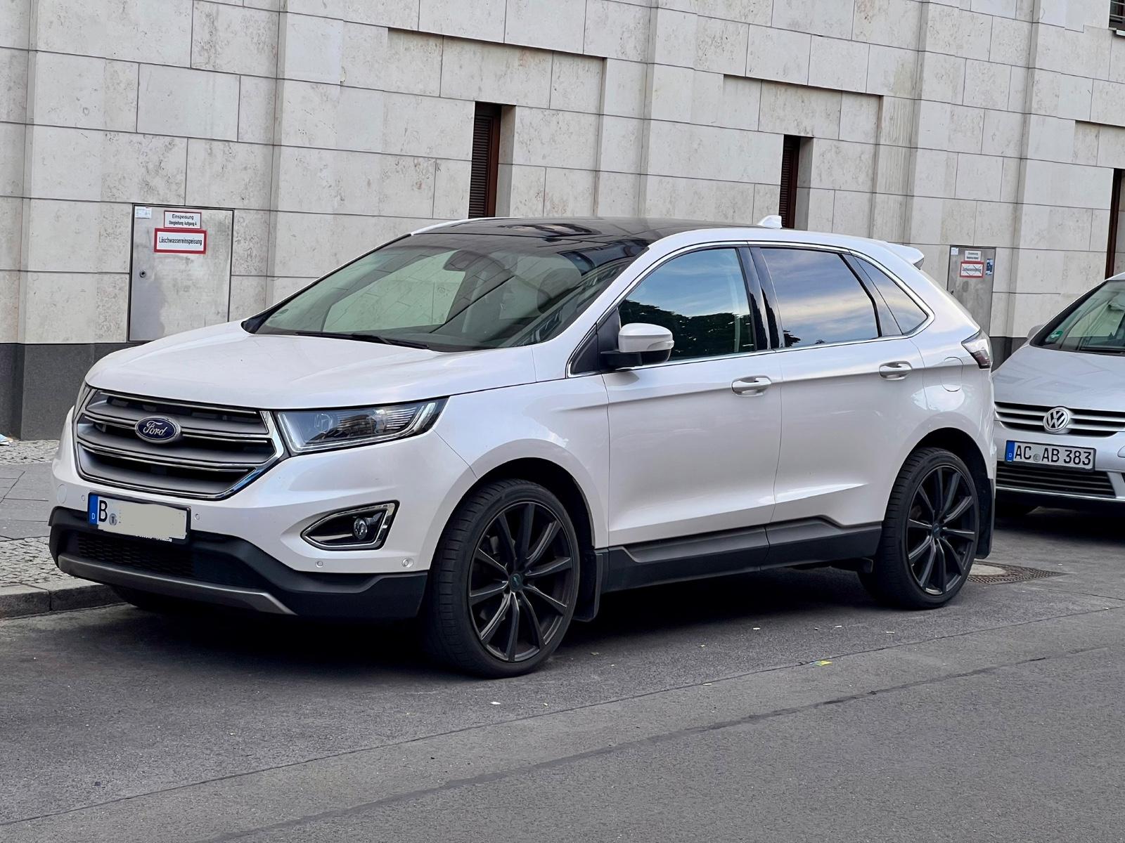 Ford Edge USA Bi-Turbo 4x4 Panoramadach Matrix LED 