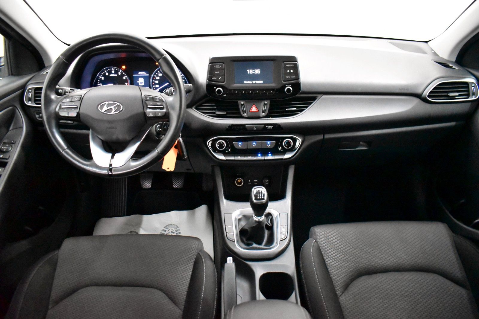 Fahrzeugabbildung Hyundai i30 cw YES! Navi,SH,Kamera,DAB,8fach bereift