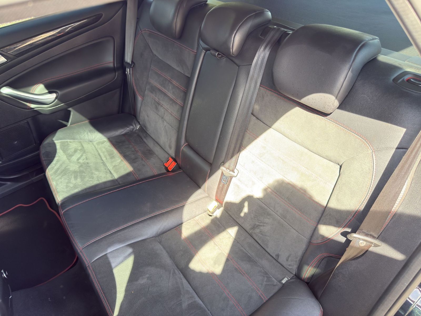 Fahrzeugabbildung Ford Mondeo Titanium S/TÜVNEU/Schiebedach