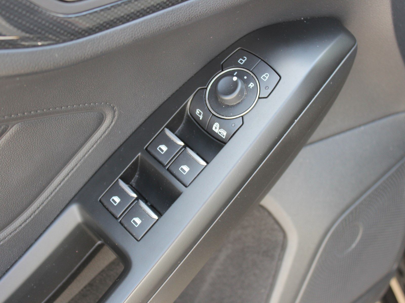 Fahrzeugabbildung Ford Focus ST-Line 1,0 EcoBoost Mild Hybrid