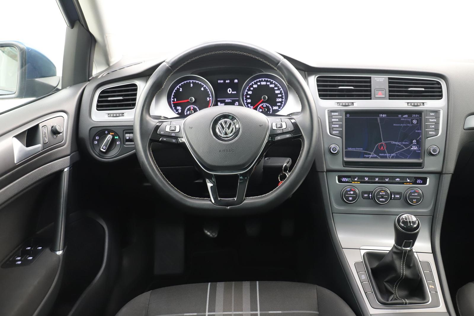 Volkswagen Golf 7 1.6 TDI 110PS Lounge BMT Pano Navi