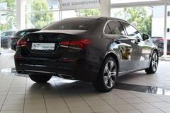 MERCEDES-BENZ A 220 d 4Matic Lim.~Teilleder~LED~Navi~Automatik