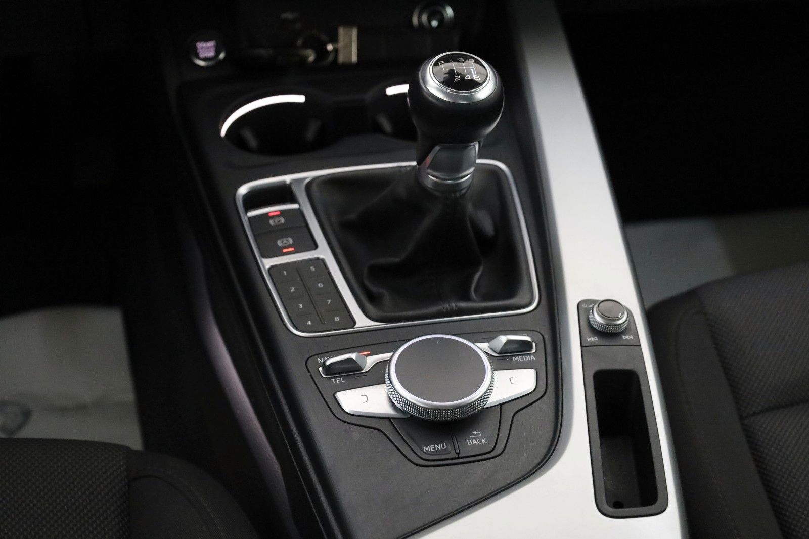 Fahrzeugabbildung Audi A4 Avant Navi,Xenon,SH,PDC