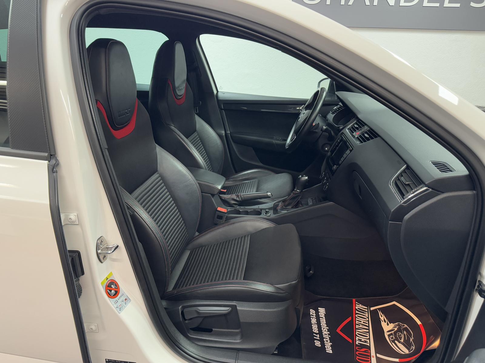 SKODA OCTAVIA COMBI RS 2.0 TDI 184ch BVA Historique présent - 2EME MAIN