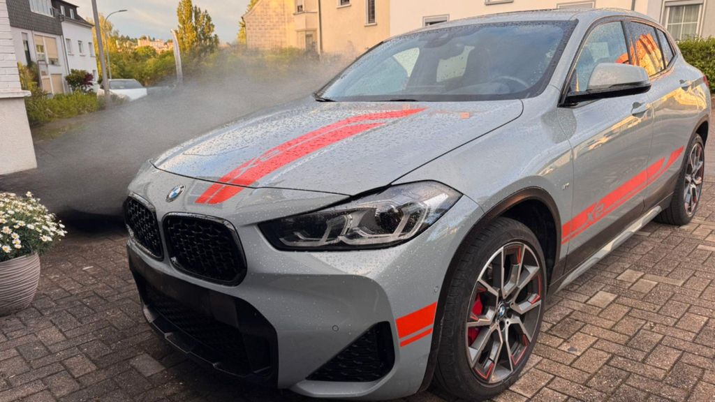 Image of BMW X2