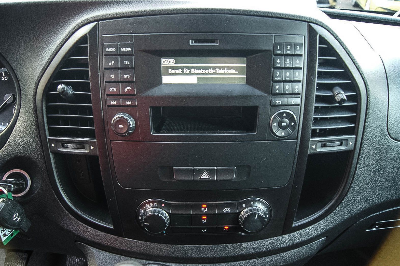 Fahrzeugabbildung Mercedes-Benz Vito 111 Bluetec CDI Kasten lang PARKLENKASSYST