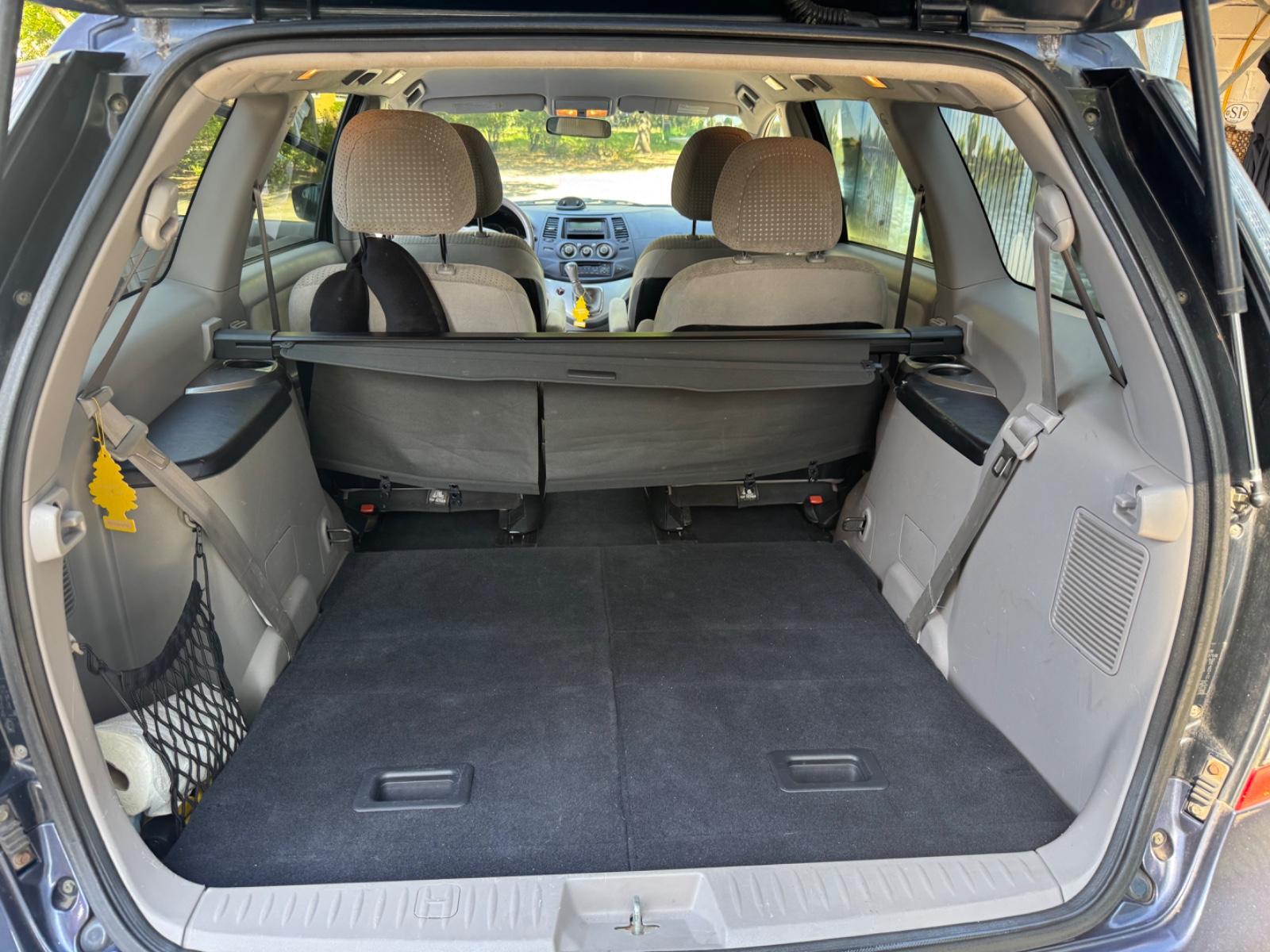 Mitsubishi Grandis 2005 — photo 15