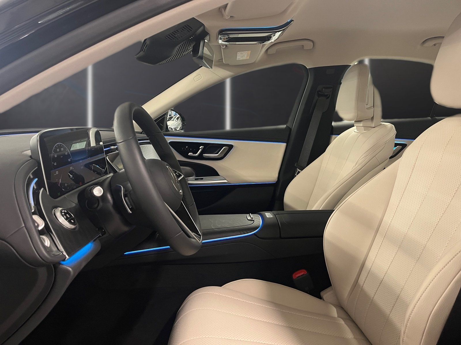 Fahrzeugabbildung Mercedes-Benz E 220 d Avantgarde*Beige*Distronic*Totwink*AHK*