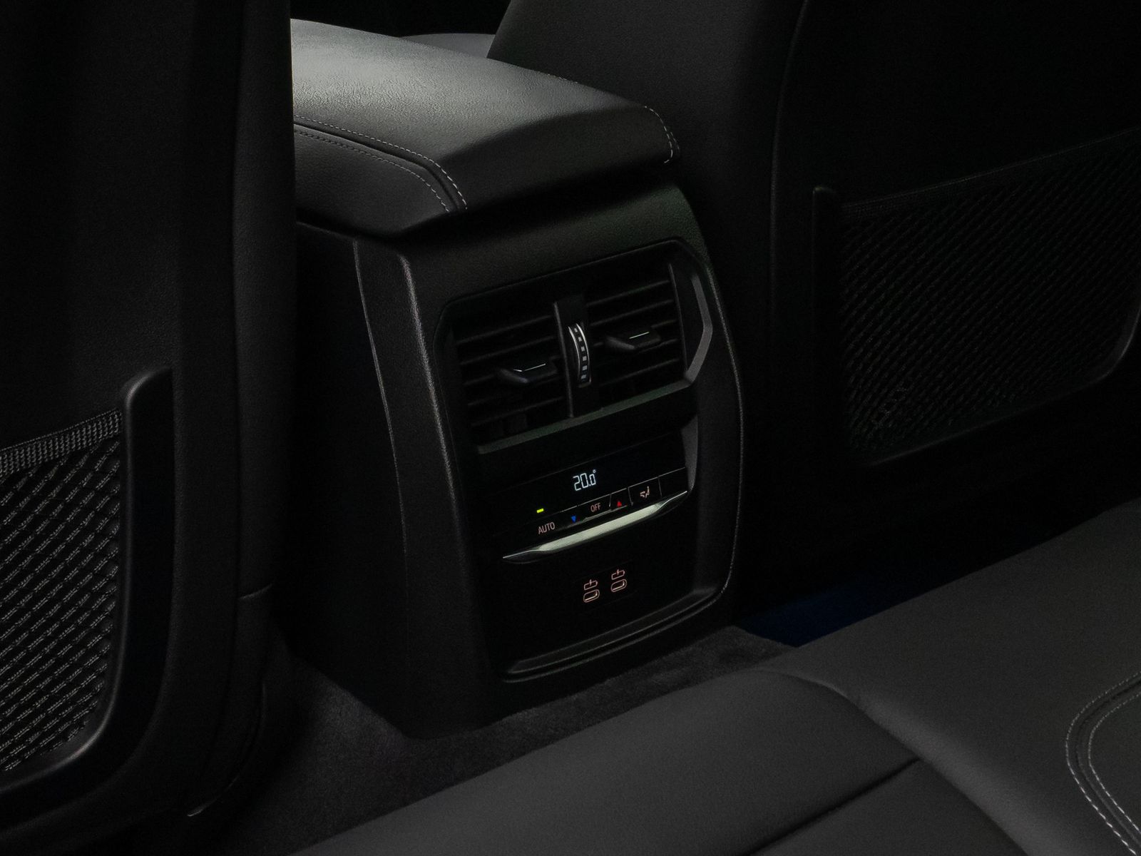 Fahrzeugabbildung BMW 330e xD M Sport Pro Kamera HUD DAB H/K Stop&Go