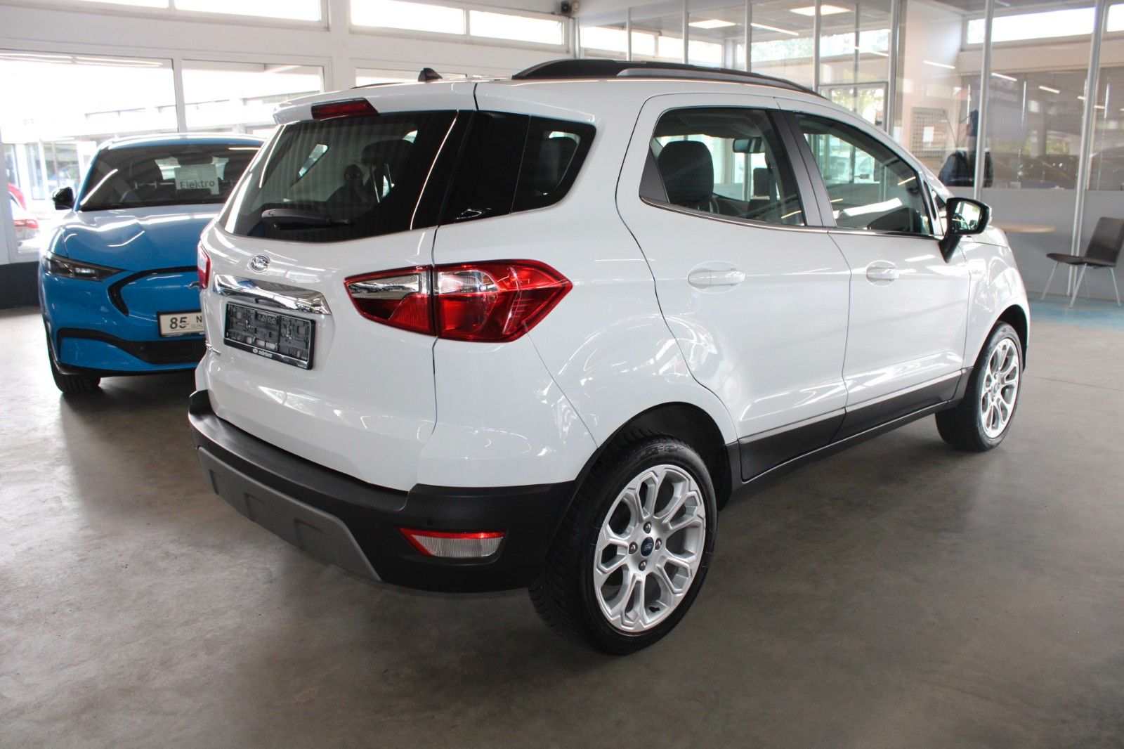 Fahrzeugabbildung Ford EcoSport Titanium LED WinterPaket DAB GJR PDC