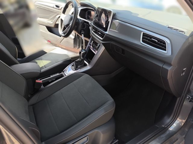 Fahrzeugabbildung Volkswagen T-Roc 1.5 TSI DSG Style MATRIX-LED ACC NAVI AHK