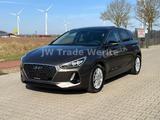Hyundai i30 1.6 CRDi Premium Pano Bi LED Sitzbelüft 16" - Hyundai i30 mit Diesel-Antrieb: 1.6