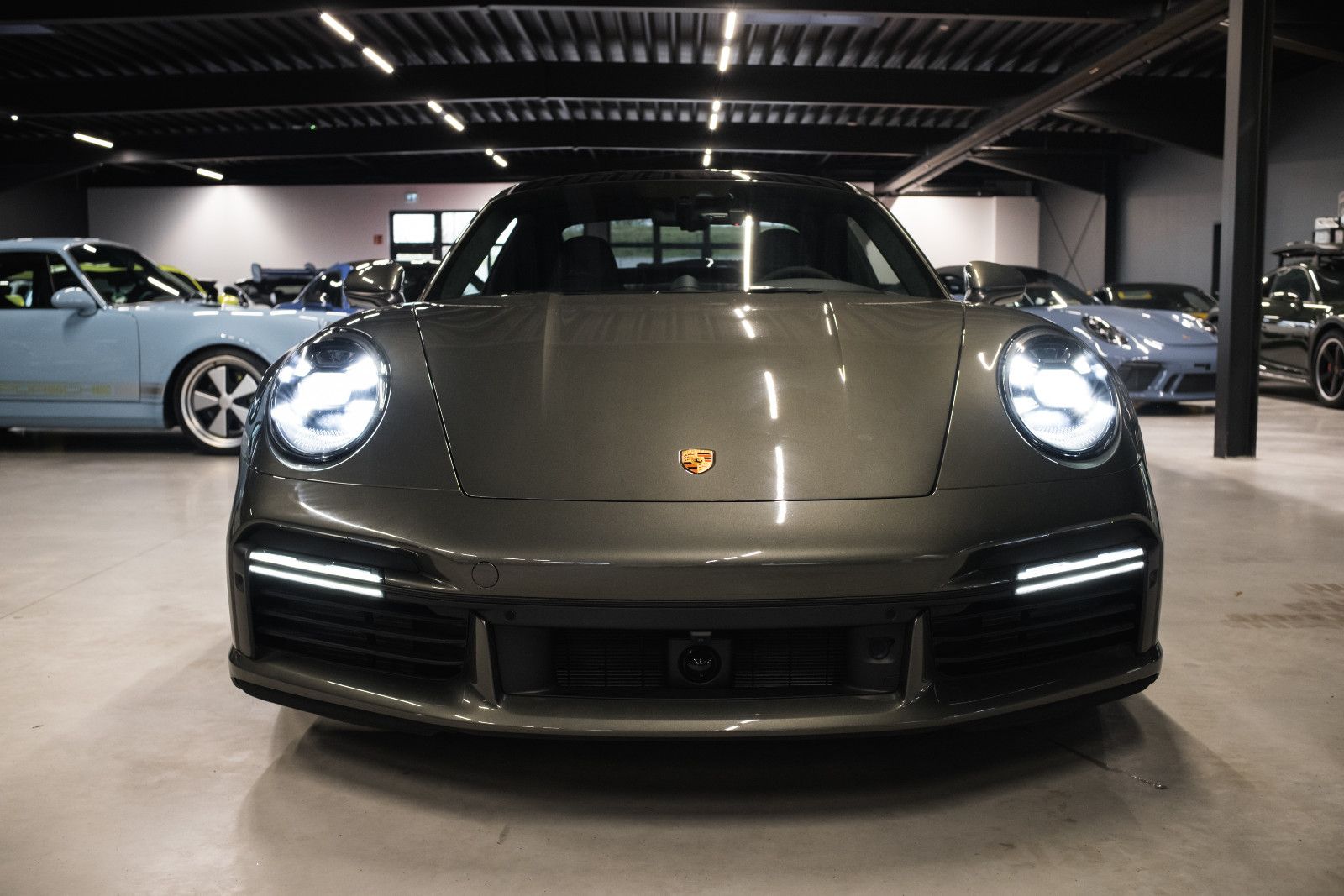 Fahrzeugabbildung Porsche 992/911 Turbo 50 Jahre Heritage-Nachtsicht-Inno