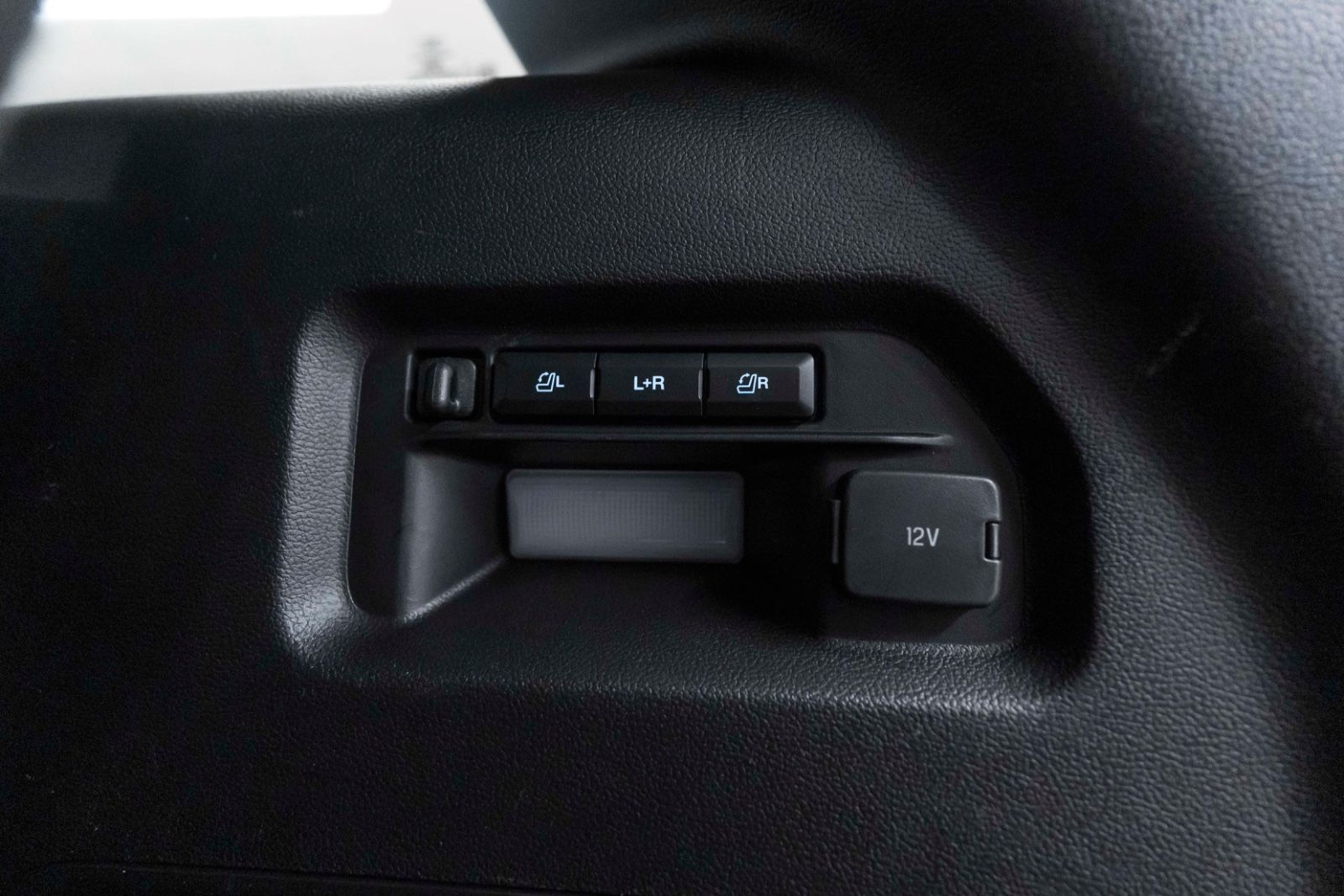 Fahrzeugabbildung Ford Explorer ST 3.0L AWD ACC LED 360° B&O PANO AHK