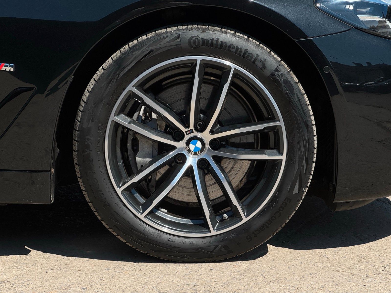 Fahrzeugabbildung BMW 530d M Sport Aero Shadow LED CAM Klim-4Z CarPlay
