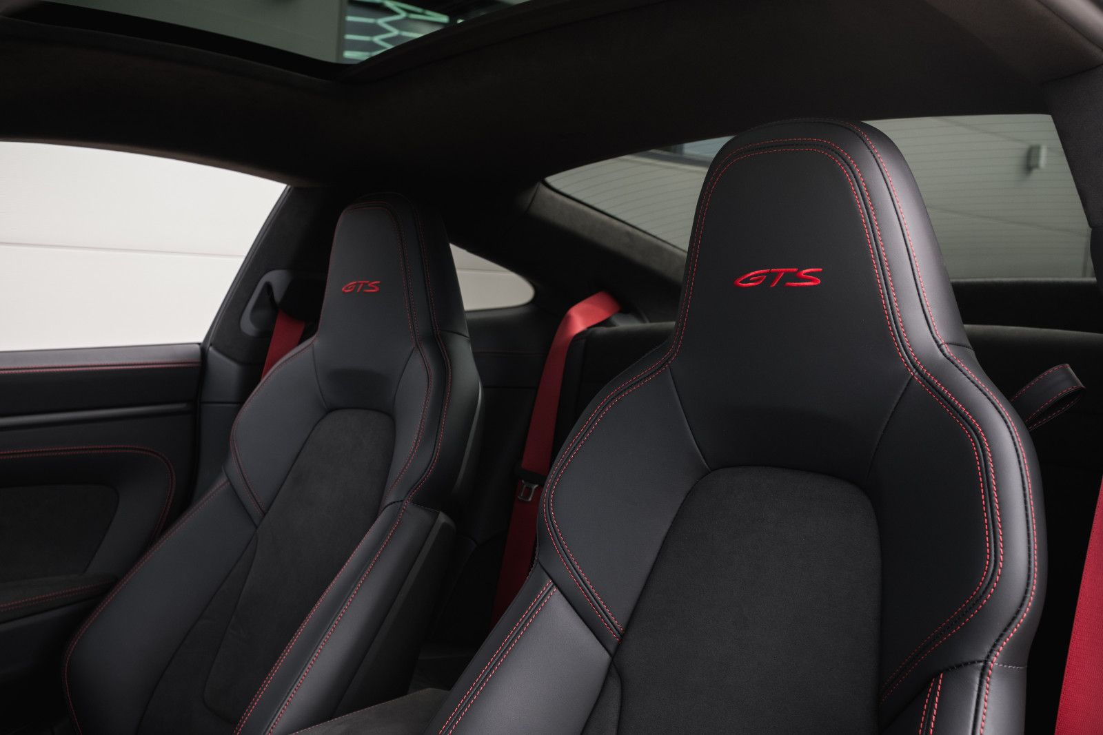 Fahrzeugabbildung Porsche 911/992.1 GTS 4 -18Wege-INNO-360-HALenkung-LED