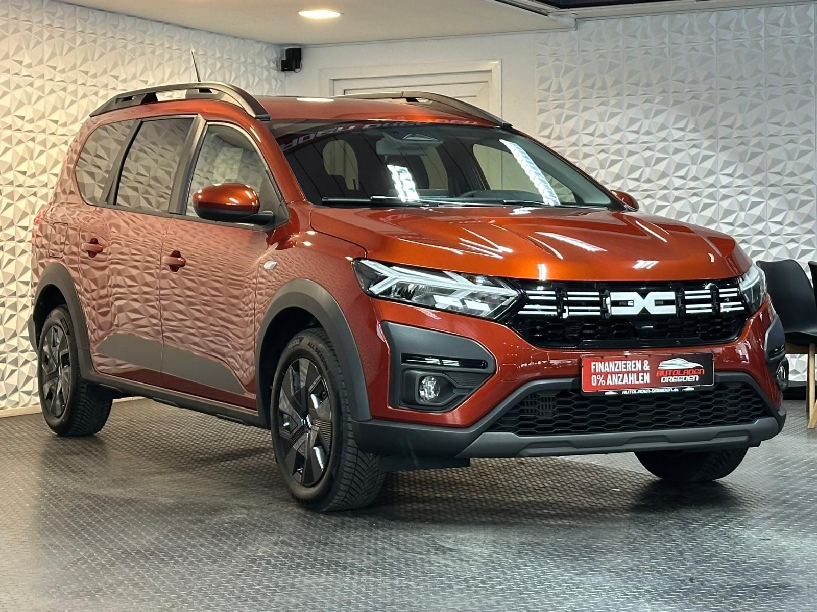 DACIA Jogger 1.0TCE EXPRESSION* LED#SHZ#TEMPO#NAVI#PDC - Image 2