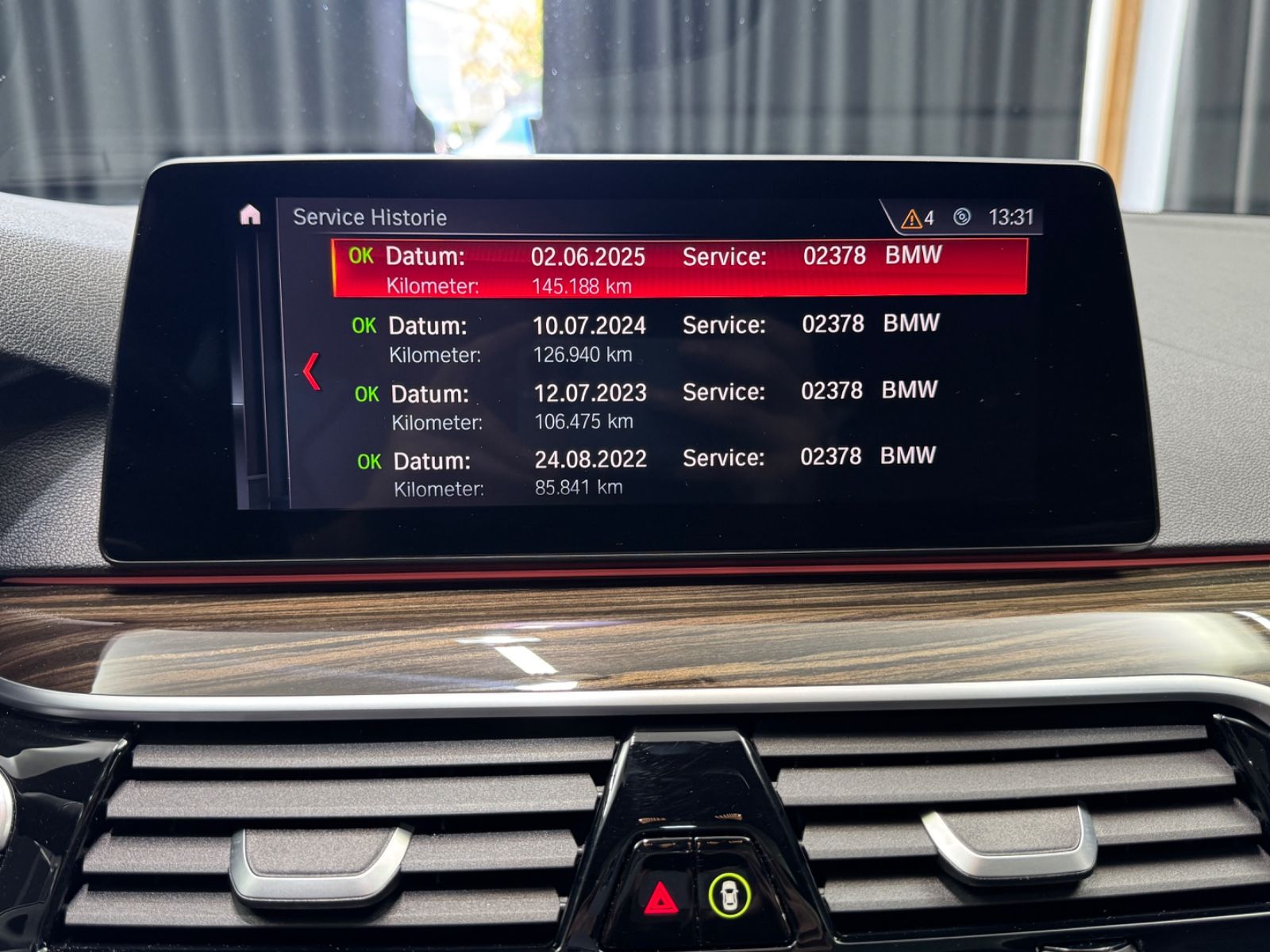 Fahrzeugabbildung BMW M550d xDrive Touring|PANO|NAVI|AHK|1.HAND