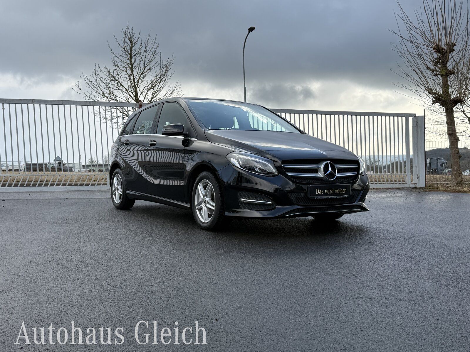 Fahrzeugabbildung Mercedes-Benz B 180 d Urban/Navi/KEYLESS-GO Start-Funktion/LED