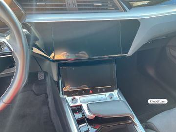 Audi Q8 e-tron - 11